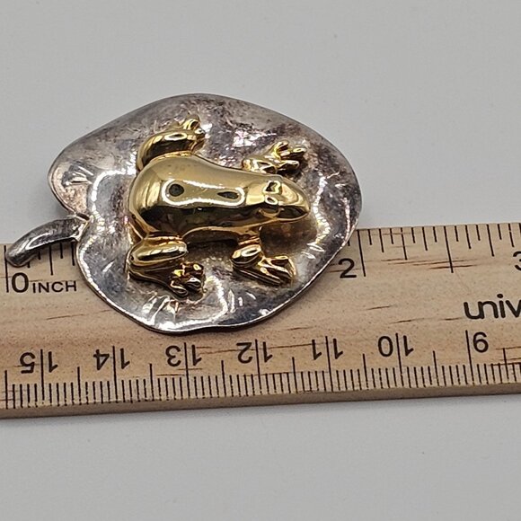 VTG Brooch 3D Frog Gold Bronze Tone Lily Pad Nature Whimsigoth Fairy Core Pin - Picture 14 of 15